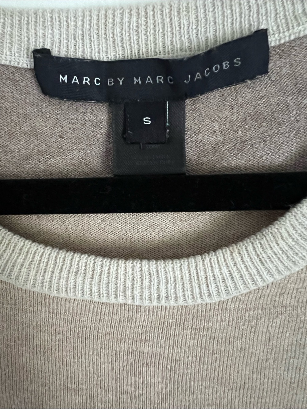 Marc By Marc Jacobs Beige and Cream Ribbed-Neck Colorblock Sweater S - Picture 3 of 8